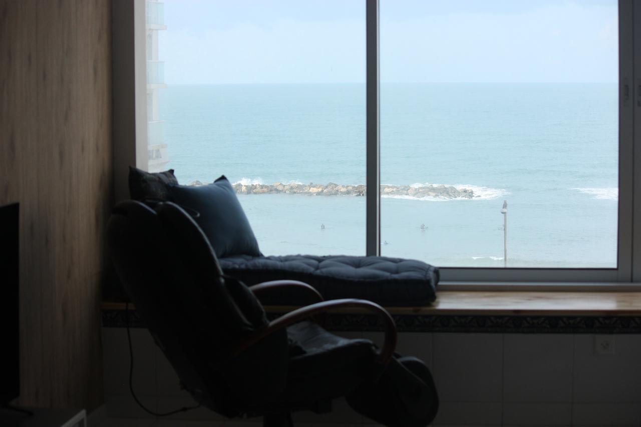 Tlv Suites On The Beach Tel Aviv Exterior photo